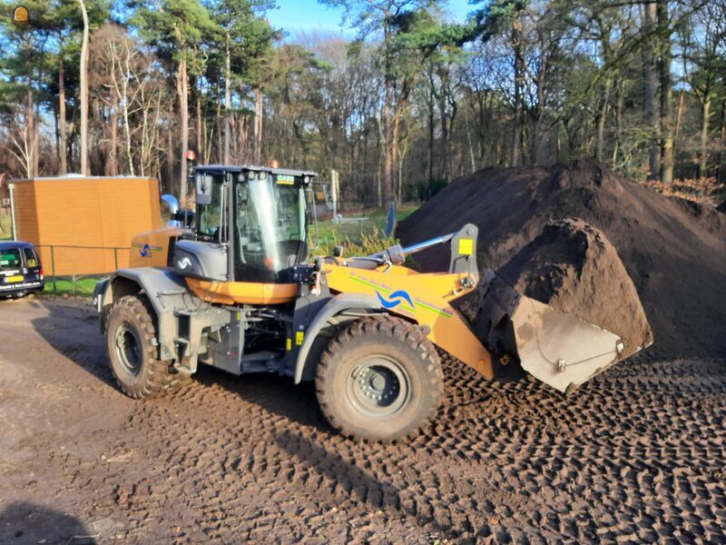 Case 821G shovel 19 ton